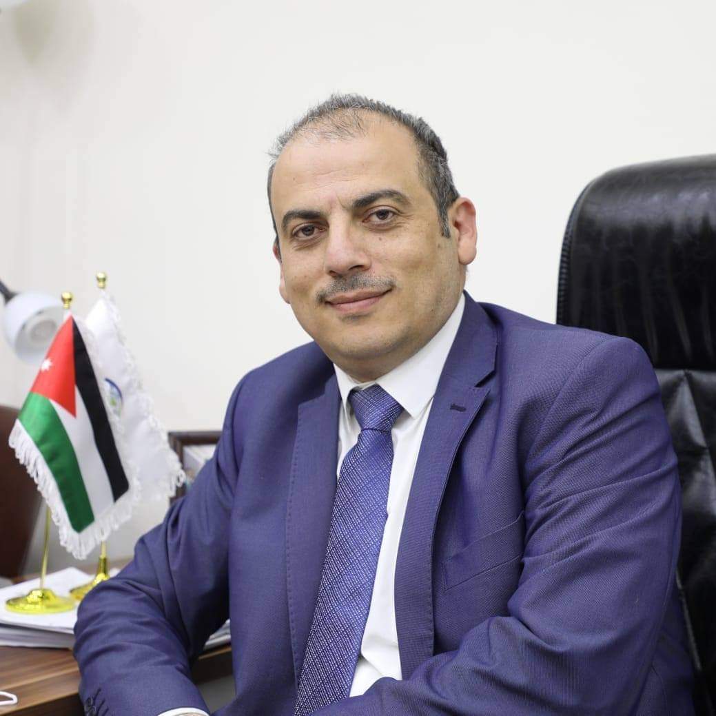 موظفو المركز الوطني للبحوث الزراعية يودعون مديرهم العام بالدموع