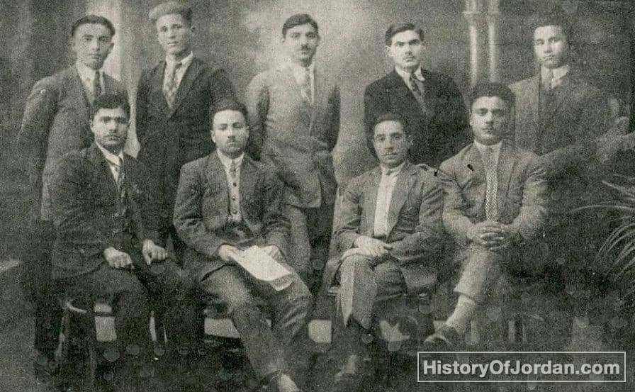طلاب  في الجامعة الامريكية  في بيروت ١٩٢٨... اسماء