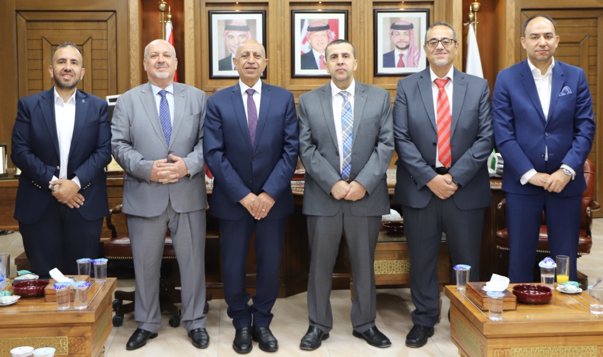 بحث تعزيز التعاون بين البلقاء التطبيقية والأكاديمية العربية للعلوم والتكنولوجيا