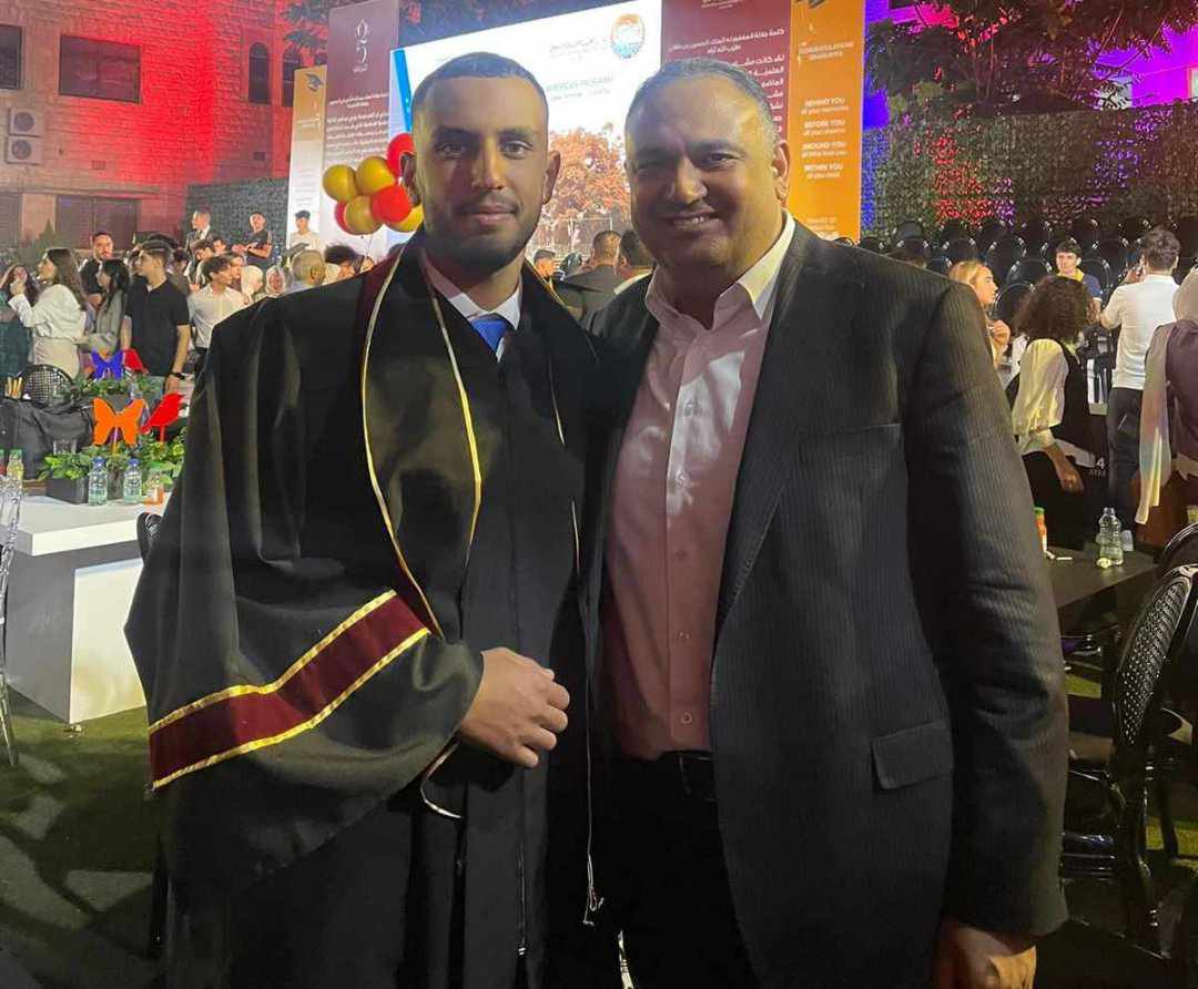 ابو حشيش يهنئ احمد الحويان بنجاح نجله محمد بالثانوية العامة البرنامج  الأمريكي