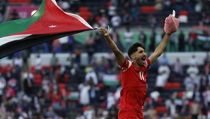 يزن النعيمات يرد حول انضمامه لأحد الأندية السعودية