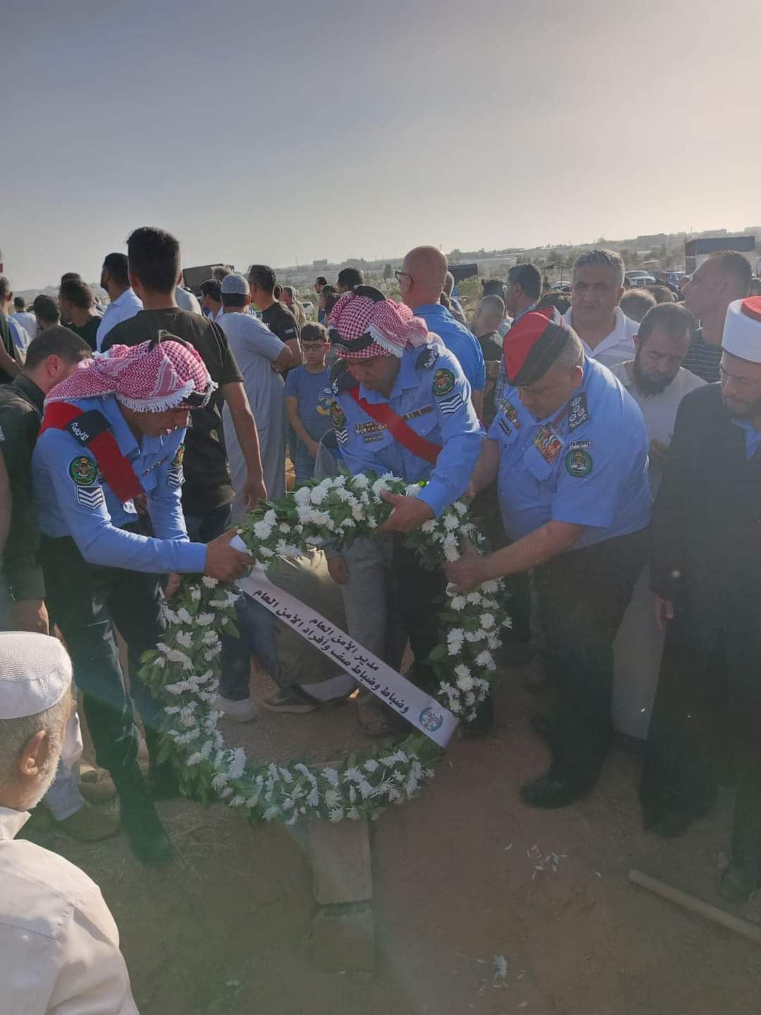 العميد العدوان يشارك في تشييع جثمان الرقيب احمد موسى المحارمه..صور