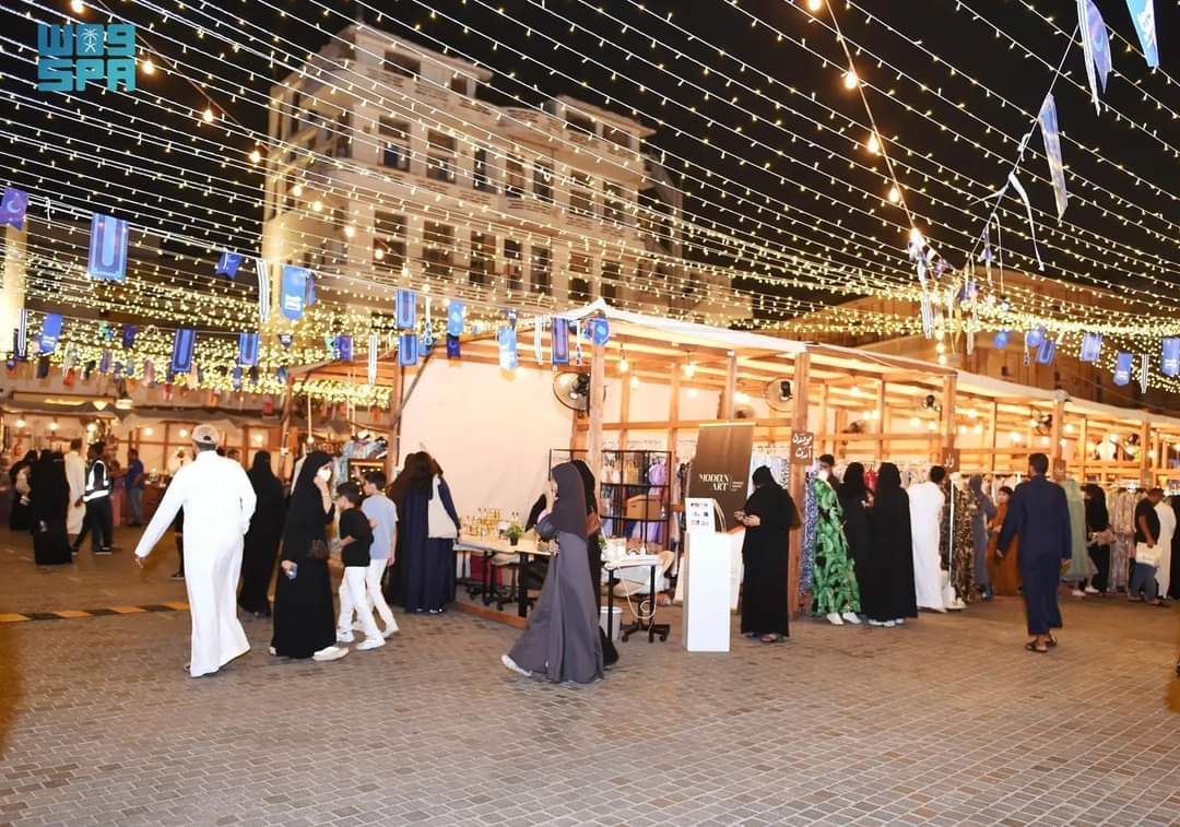 بازار البلد بجدة التاريخية يعكس تنوع الثقافة السعودية وتراثها العريق..صور