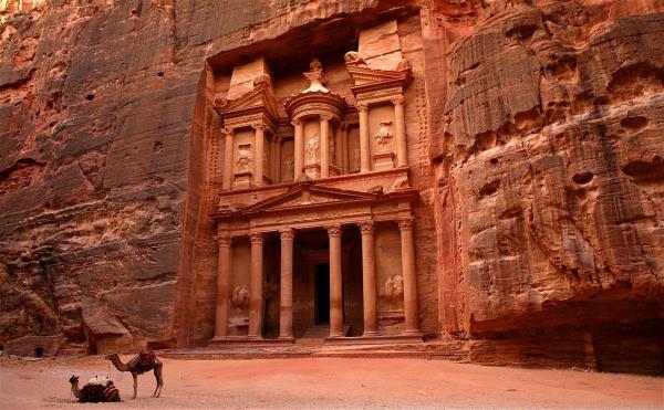 وفد برلماني عربي رفيع المستوى يزور البترا