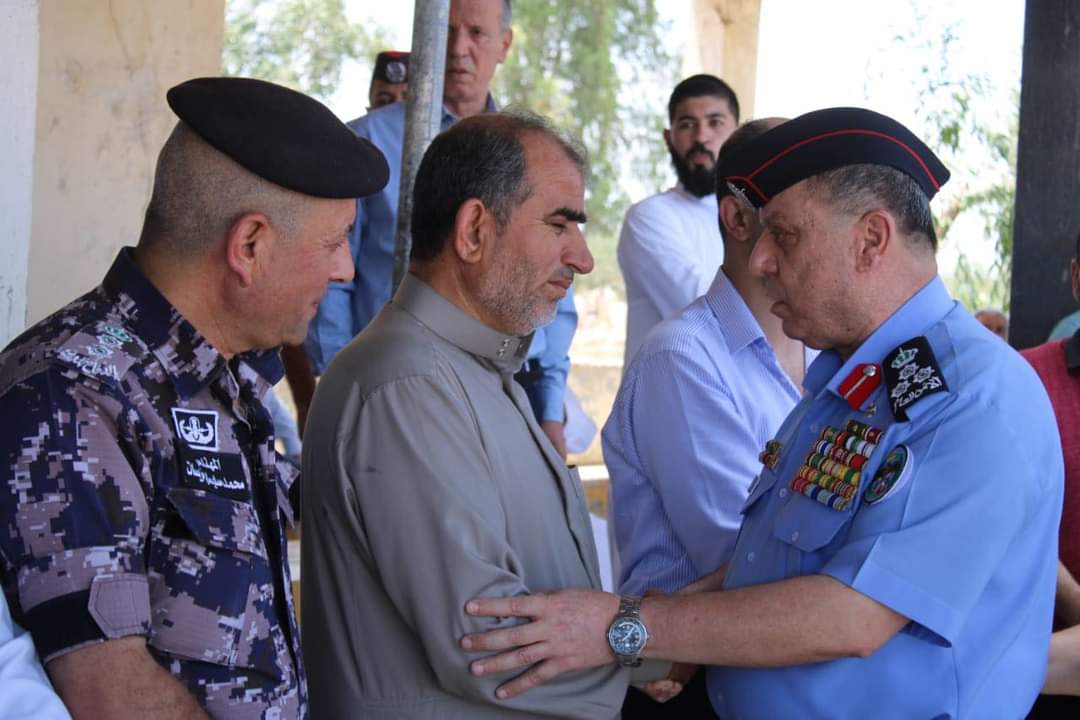 العميد الدباس يشارك في تشييع جثمان الشهيد الوكيل المسعف محمد ماجد الفوارس...صور