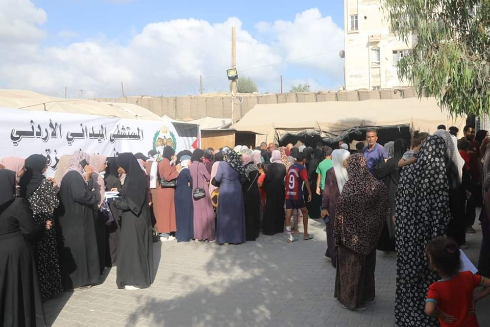 طواقم المستشفى الميداني الأردني خان يونس3 تباشر أعمالها...صور