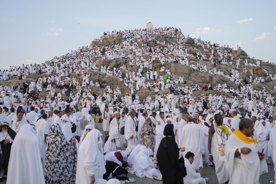 الإفراج عن موقوفي مكاتب الحج والعمرة