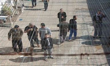 هيئة البث العبرية: يتواجد 1160 معتقلا من غزة في سجون الاحتلال