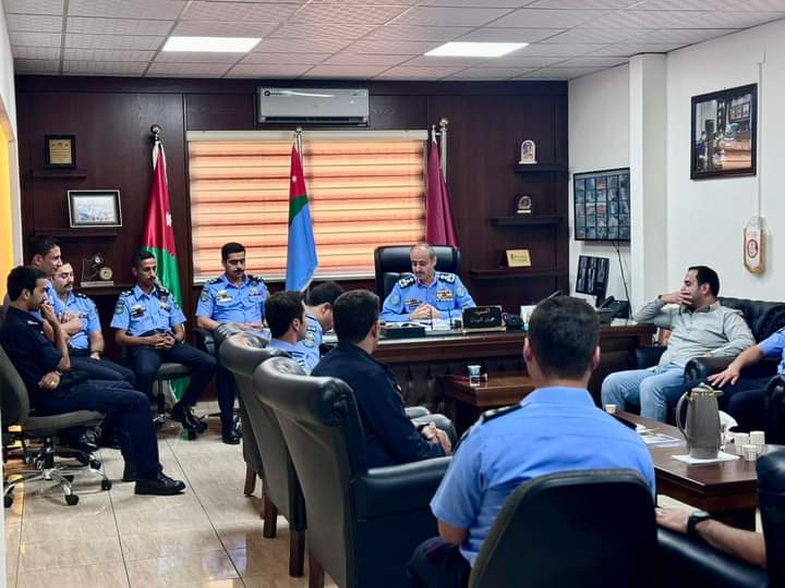 العميد عماد شومان يستقبل عددآ من ضباط الأمن العام الجدد