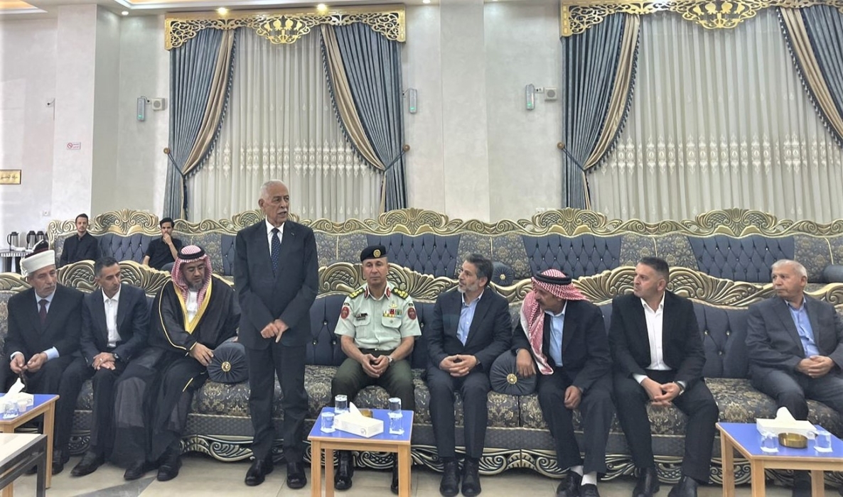 مندوبا عن الملك وولي العهد....  النابلسي واللواما والداوود والفاعوري والخريسات...صور