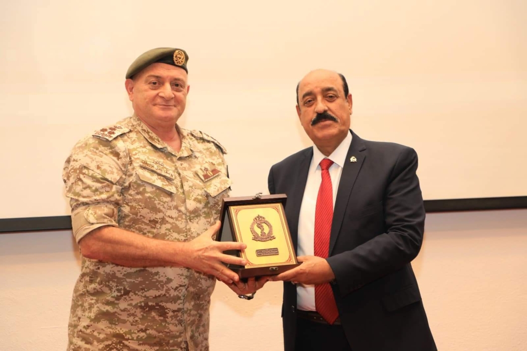 العميد الطبيب  الزريقات : الاستمرارية في تقديم الخدمة الطبية  المميزة...صور