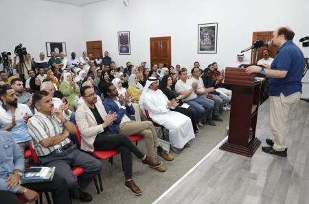 بيت الشعر يستصيف قصائد مضمخة بالحب والأسئلة