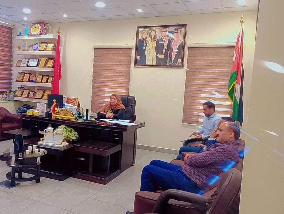 العيسى تعقد اجتماعا للجنة الموارد البشرية في البادية الشمالية الشرقية