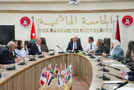 الهاشمية تبحث التعاون مع التربية ومؤسسة الملكة رانيا