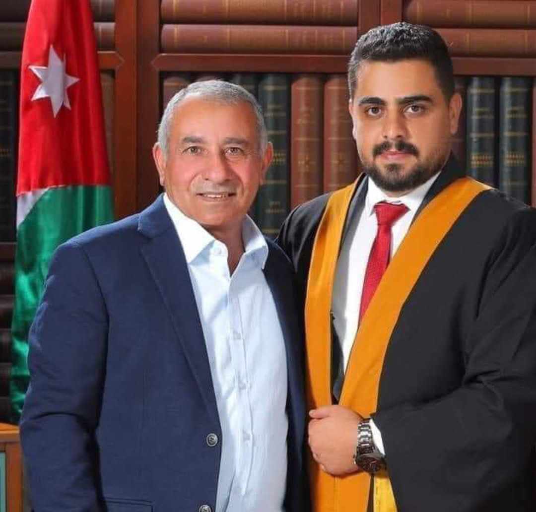مبارك شهادة البكالوريوس  البكالوريوس لــ حمزة عبد المنعم  المناصير