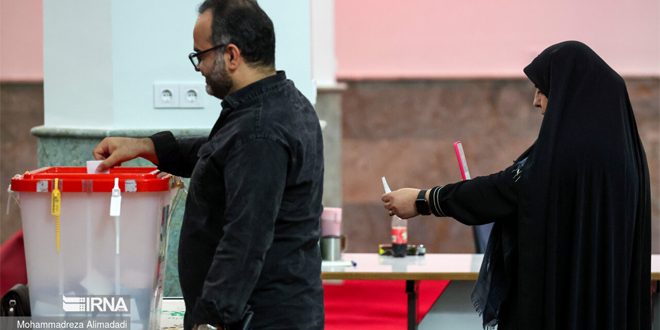 إقبال جماهيري على صناديق الاقتراع في الانتخابات الرئاسية الإيرانية