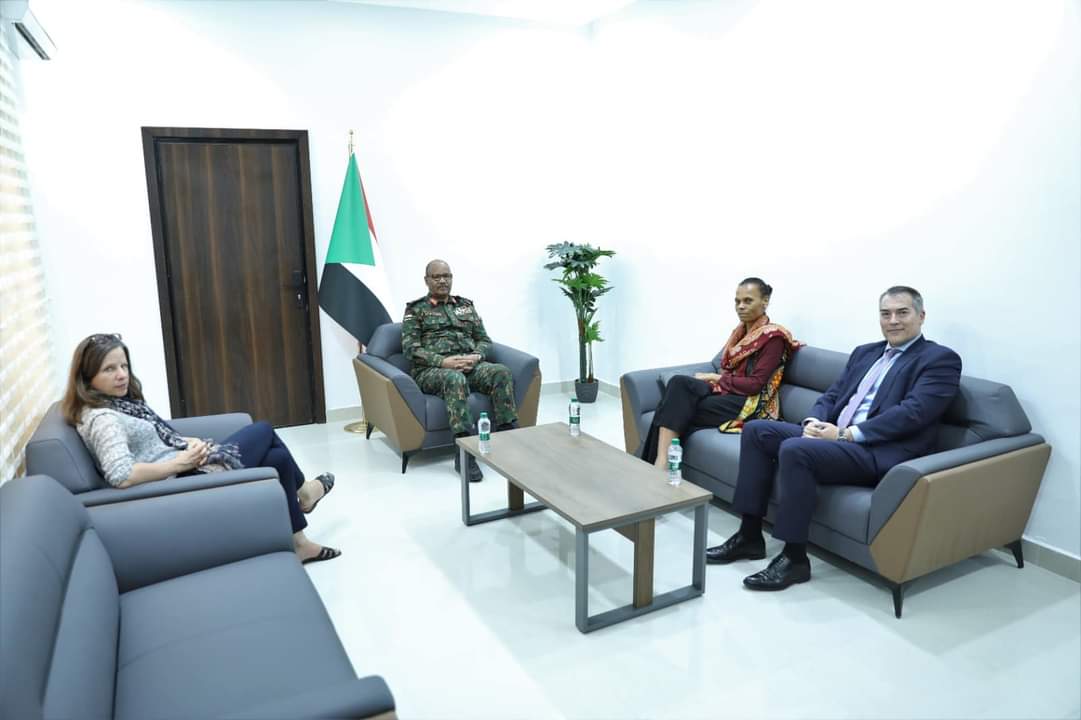 السودان : الفريق إبراهيم جابر يلتقي رئيس منظمة الإغاثة الدولية السويسرية...صور