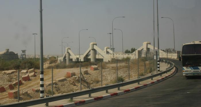 الاحتلال يزعم ضبط محاولة تهريب اسلحة من الأردن