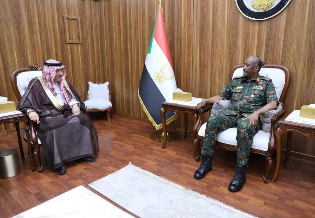 برهان  يلتقي نائب وزير الخارجية السعودي  في السودان ...صور