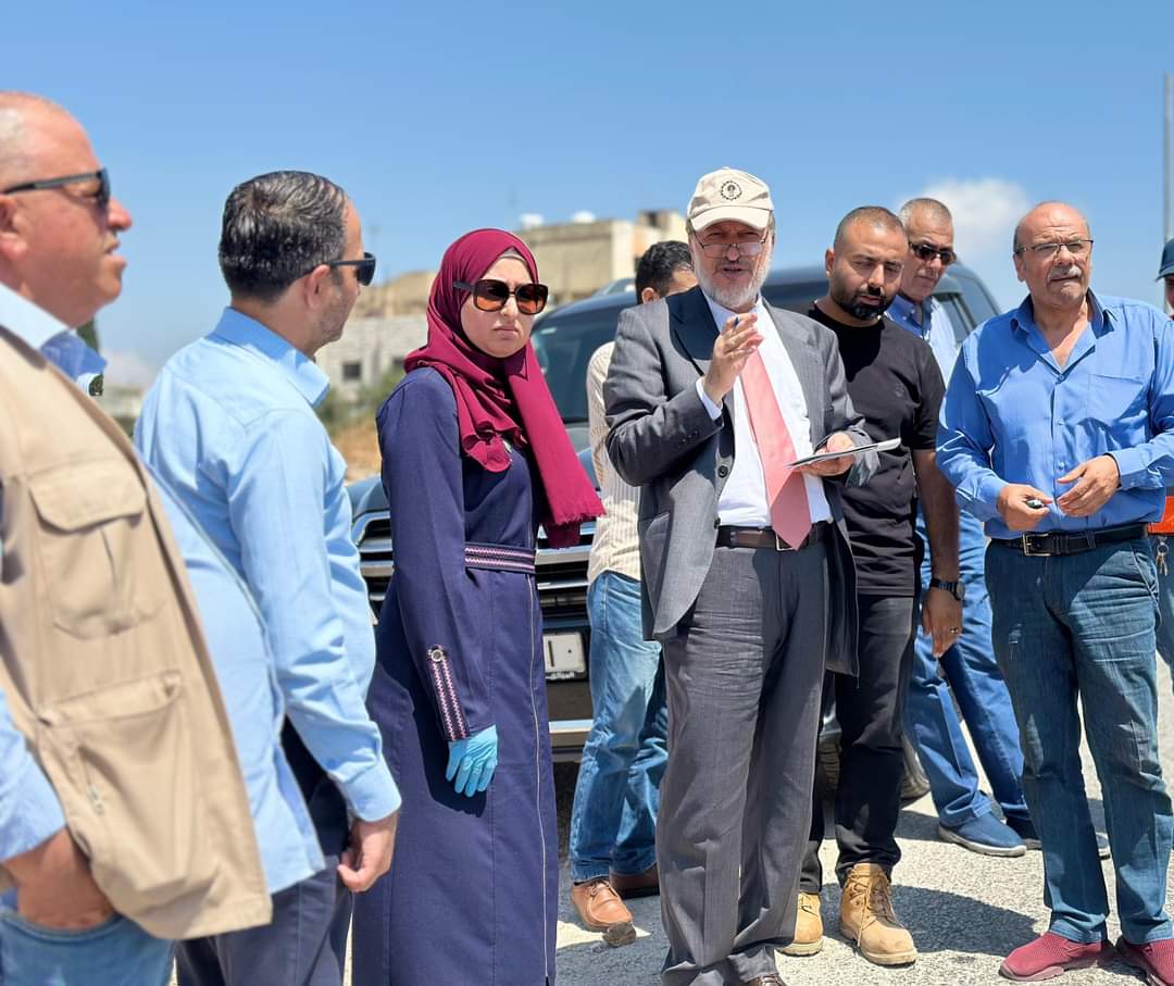 الكوفحي: البلدية جادة في حل مشاكل شارع الرازي...صور