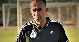 الوحدات يجدد عقد المدرب رأفت علي