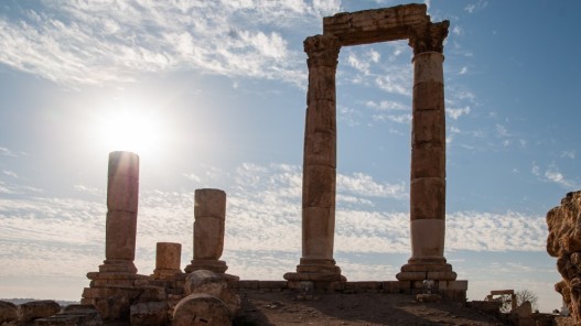 استمرار تأثير الكتلة الهوائية الحارة على الأردن اليوم