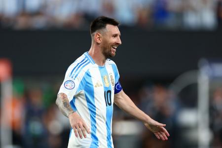 ميسي يطارد رقمين قياسيين جديدين في نهائي كوبا أمريكا 2024