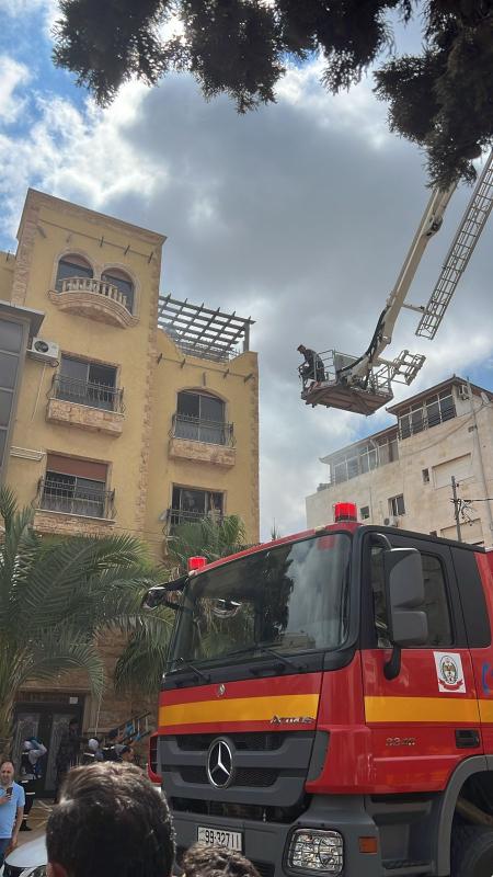 عاجل... حريق كبير في شقة داخل عمارة سكنية بالجبيهة