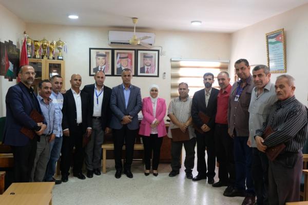 تربية الشونة الجنوبية تكرم العاملين في الثانوية العامة