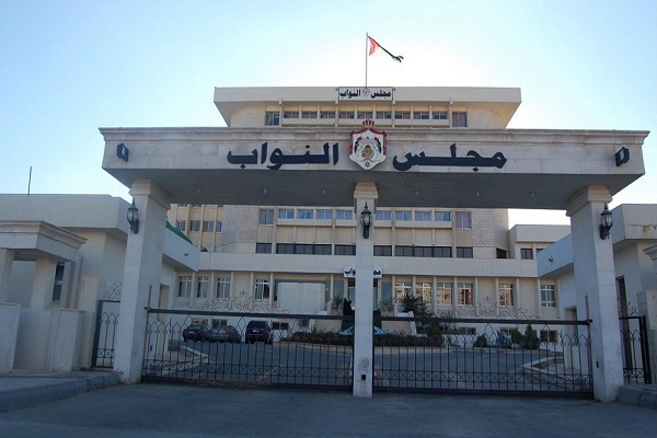 حكومة الخصاونة باقية حاليا ورحيل متوقع لمجلس النواب قبل 31 تموز