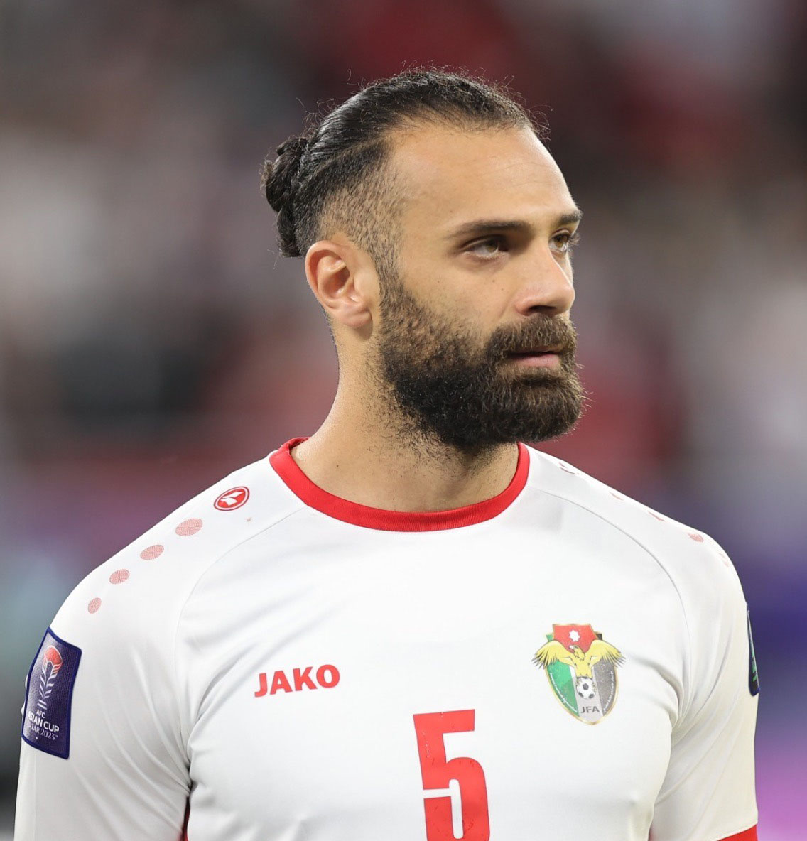 لاعب المنتخب الوطني لكرة القدم العرب يحترف في الدوري الكوري