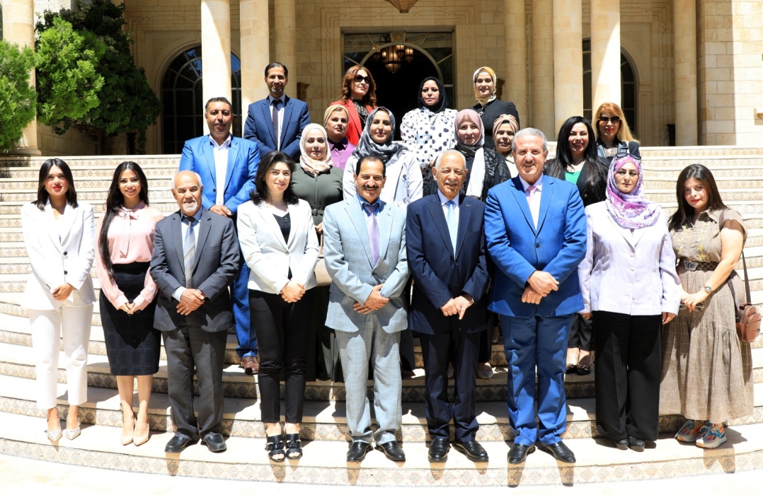 رئيس الديوان الملكي يلتقي وفودا من لواء الرصيفة وتجارة الرمثا ومؤسسة السلام