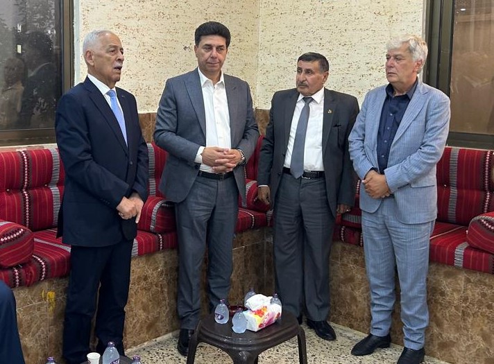 مندوبا عن الملك وولي العهد.. العيسوي يعزي آل المسلماني والقصص...صور
