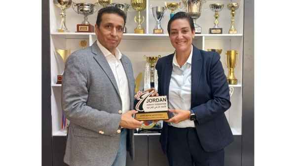 الاتحادين العربي والأردني للكراتيه يناقشان استضافة البطولة العربية في عمان