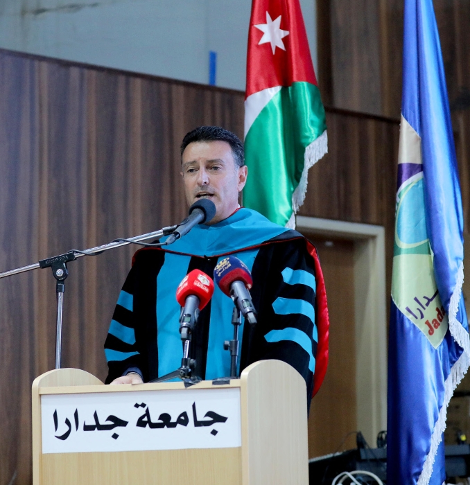 الصفدي يرعى حفل تخريج جامعة جدارا...صور