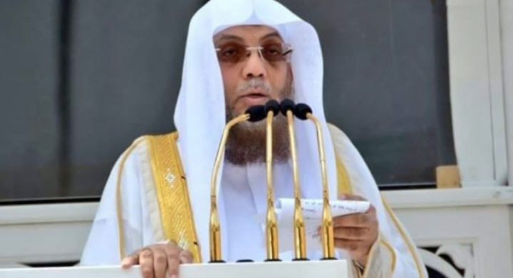 خطيب الحرم المكي: الاستمساك بالدين يضمن التمتُّع بالحياة الطيبة