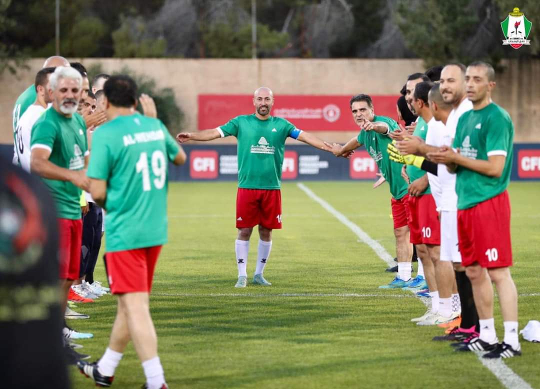 عيسى السباح يودع الملاعب وسط غياب محبيه...صور