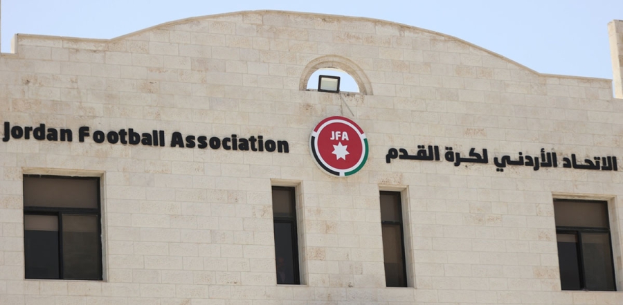 اتحاد الكرة يعتمد 6 ملاعب لمباريات أندية المحترفين