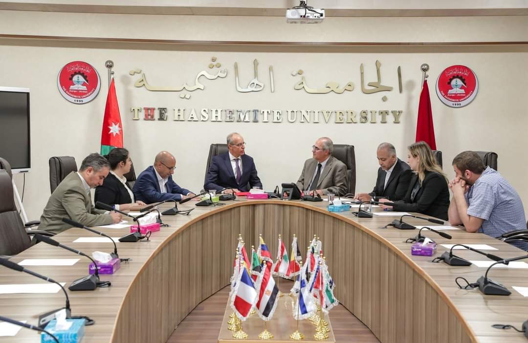 اتفاقية لعقد الدبلومات التدريبية بين الجامعة الهاشمية وشركة أدوات العقل للتعليم