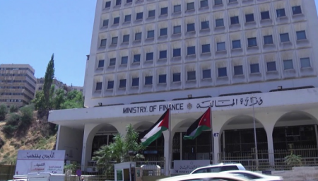 وظائف شاغرة بموجب عقود في وزارة المالية