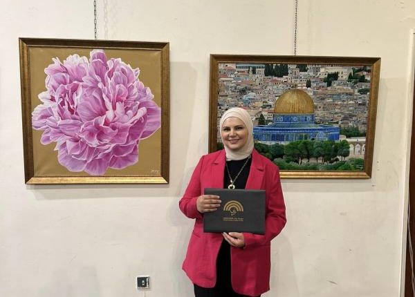 الفنانة مريم نبيل تشارك برسمة الصخرة خلال “بشاير جرش”