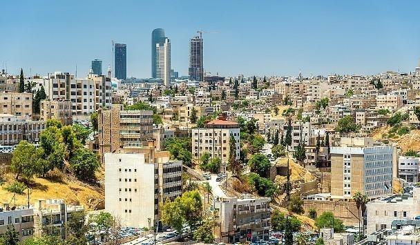 اجواء حارة نسبيًا فوق المرتفعات الجبلية والسهول حتى الثلاثاء