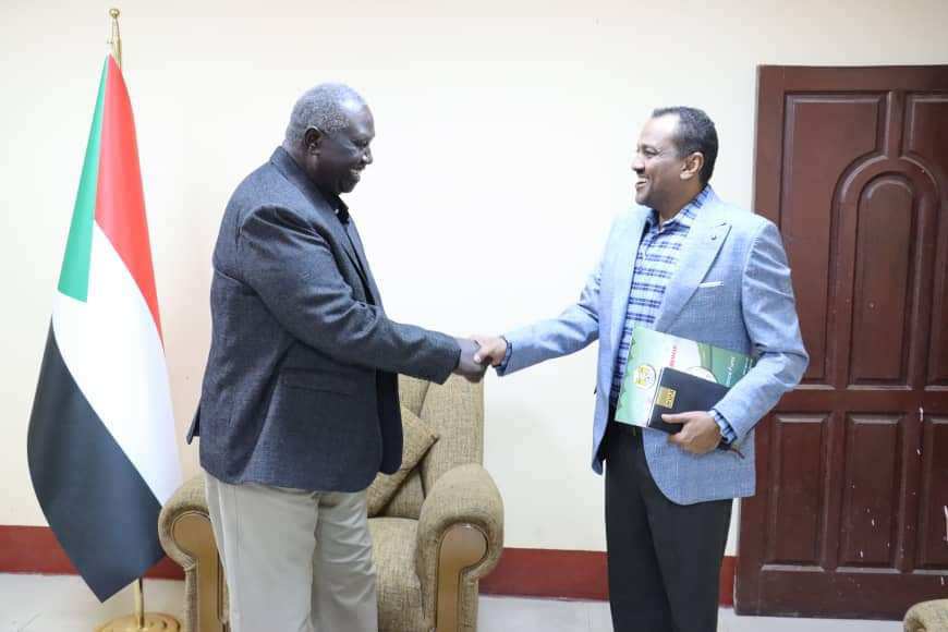 السودان :  نائب رئيس مجلس السيادة يلتقي المدير العام للصندوق القومي للتأمين الصحي