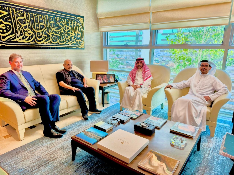 السديري يستقبل المدير العام والرئيس التنفيذية لبنك الأردني الكويتي ‬