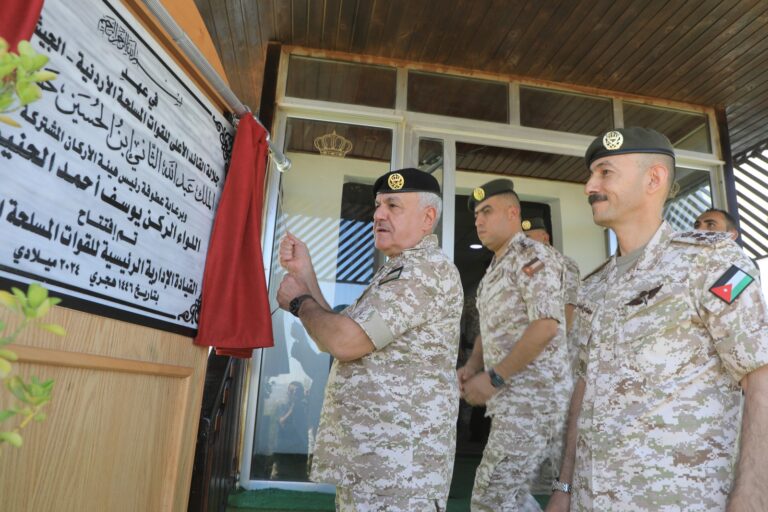 اللواء الركن الحنيطي يفتتح القيادة الإدارية الرئيسية في مديرية التزويد اللوجستي...صور