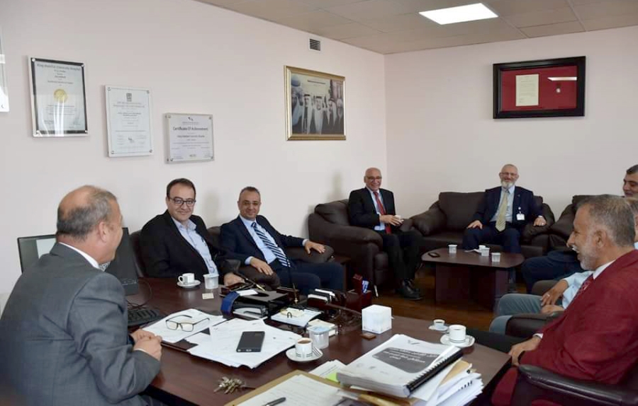 مستشفى الملك المؤسس ووفدا فلسطينيا يبحثان التعاون