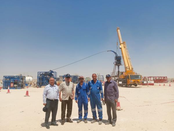 وزير الطاقة يتفقد بئر حمزة النفطي في الأزرق