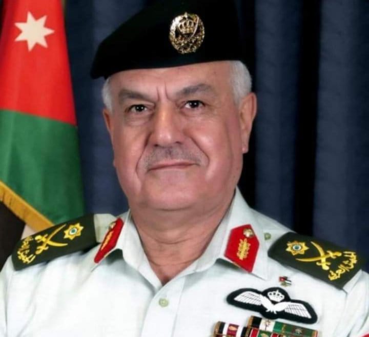قائد الجيش