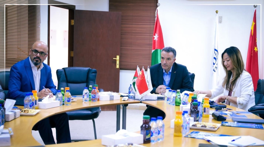 الفايز يلتقى المدير التتفيذي لمدينة العقبة الصناعية الدولية