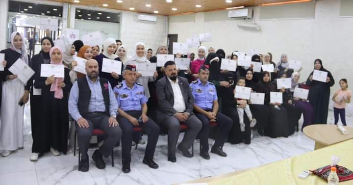 الشرطة المجتمعية في إقليم العاصمة تنفذ أنشطة توعوية وتخرج دورات الأسرة الآمنة